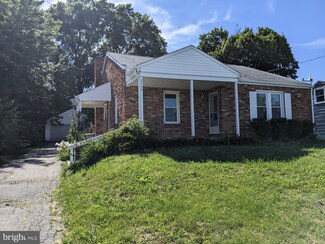 2340 Pleasant View Dr, York, PA 17406