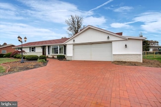 158 Colonial Dr, Chambersburg, PA 17202