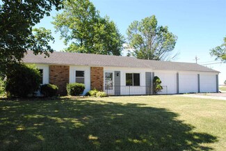 102 Willow Run Dr, Monroeville, IN 46773
