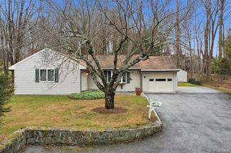 176 Barker St, Mount Kisco, NY 10549