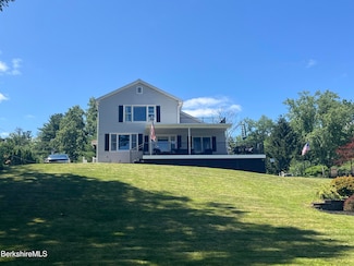 4 Wabasso St, Pittsfield, MA 01201