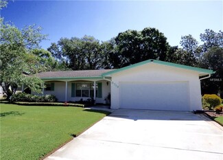 8719 Orient Way NE, Saint Petersburg, FL 33702