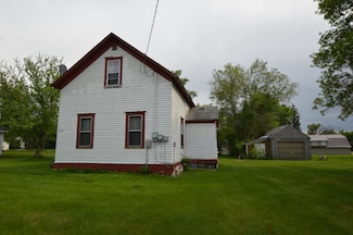 412 E 4th St, Hosmer, SD 57448