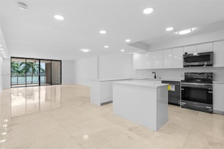 2300 Diana Dr Unit 302, Hallandale Beach, FL 33009