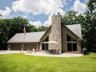 N7823 Pleasant Lake Rd, East Troy, WI 53120