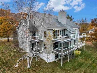 104 Hawkridge Dr, Boyne City, MI 49712