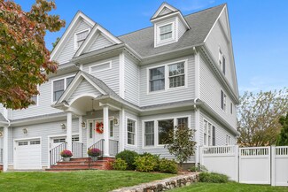 162 Country Rd Unit 162, Fairfield, CT 06824