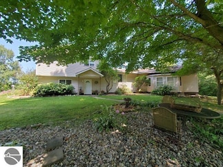 3091 Sage Lake Rd, Lupton, MI 48635