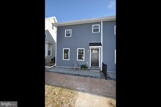 54 Hanover St, Pemberton, NJ 08068