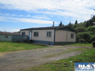 81 Raymond St, Clallam Bay, WA 98326