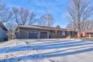 109 Golf Course Dr, Armstrong, IA 50514