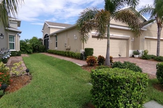 809 Chipper Dr, Sun City Center, FL 33573