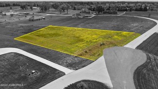 7064 North Meadow Dr, Fulton, MO 65251