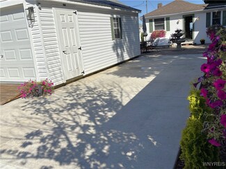 5669 West Bluff, Olcott, NY 14126