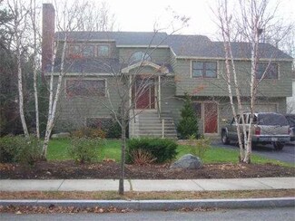 10 Ivy Dr, Auburndale, MA 02466