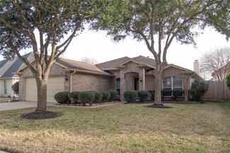 10104 Forest Spring Ln, Pearland, TX 77584