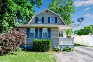 9526 Cayuga Dr, Niagara Falls, NY 14304