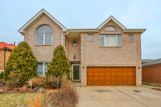 6532 W Bittersweet Place, Chicago, IL 60634