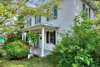 1202 W Beverley St, Staunton, VA 24401