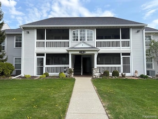 12494 Saint Andrews Way, Fenton, MI 48430