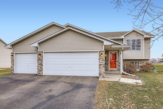 9982 Park Place Dr, Monticello, MN 55362