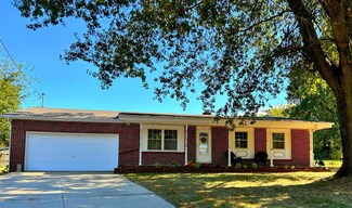 958 E Sayer St, Springfield, MO 65803