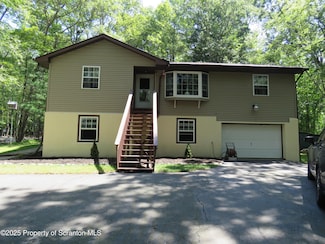 180 Chokeberry Dr, Milford, PA 18337