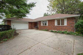 2111 69th St, Windsor Heights, IA 50324