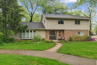 185 Carlisle Ave, Deerfield, IL 60015