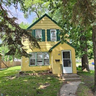 202 Forest St, Lisbon, ND 58054