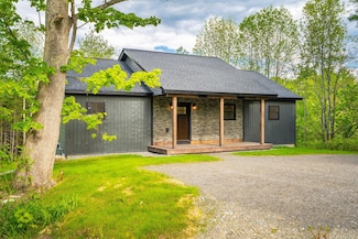 734 Main Rd, Charleston, ME 04422