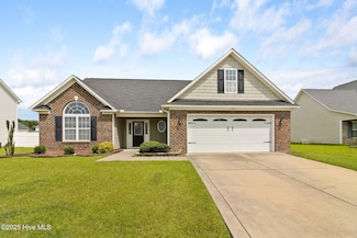 199 Collinwood Dr, Raeford, NC 28376