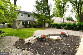 4 Hilltop Dr, Cherry Hill, NJ 08003