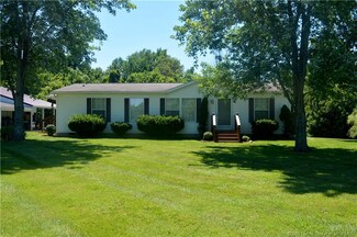 8617 S Sellers Ln, Pekin, IN 47165