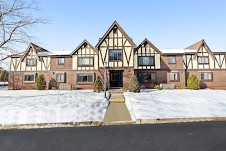 4 Royal Lake Dr Unit 3, Braintree, MA 02184