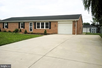 565 Richard St, Martinsburg, WV 25404