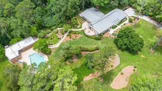1218 Wildwood Ln, Dalton, GA 30720