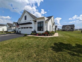 6992 Pine Ln, Bath, PA 18014