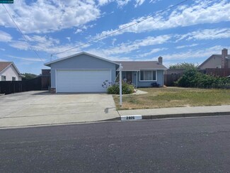 2816 Delmore Rd, San Pablo, CA 94806
