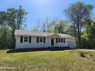 186 Sand Ridge Rd, Hubert, NC 28539
