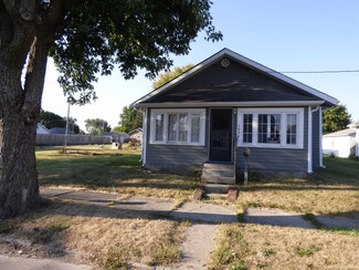 1054 W Mcclurg St, Frankfort, IN 46041