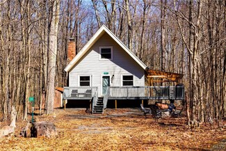 324 Stroud Ct, Pocono Lake, PA 18347