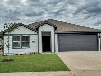 404 NW Pinwheel St, Springtown, AR 72734