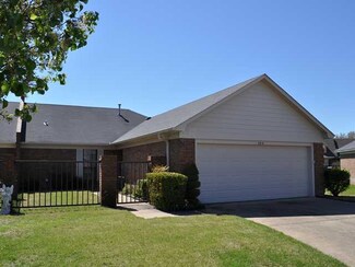 204 S Stonebridge Cove, West Memphis, AR 72301
