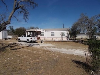 448 Reeves Ln, Harper, TX 78631