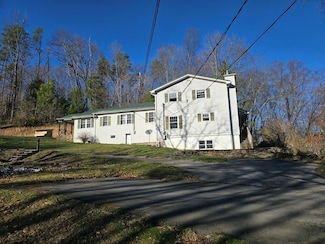 179 Fox Ave, Ansted, WV 25812
