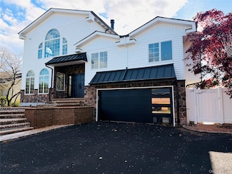 65 Mellow Ln, Jericho, NY 11753