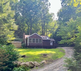 21 Heritage Dr, Holland, MA 01521