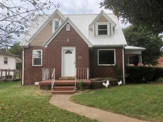 1102 Madison Ave, Huntington, WV 25704
