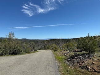 16327 North St, Redding, CA 96001